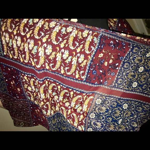 Gold / Burgundy Cut Out Kimono - Picture 8 of 14